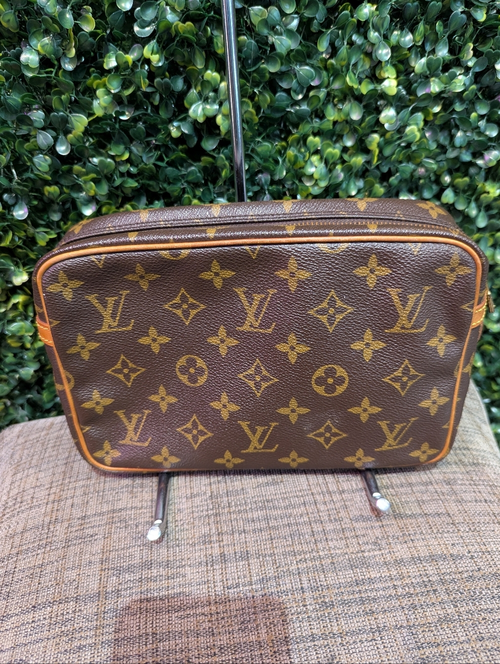 Louis Vuitton Compiegne 23 Monogram 100% Authentic - Picture 5 of 9